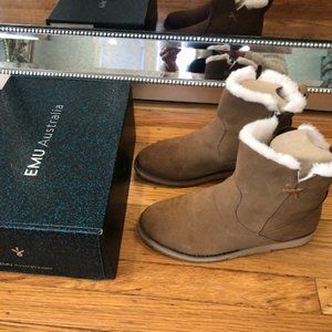 EMU Australia Beach Mini Boots, size 8 (Chestnut)